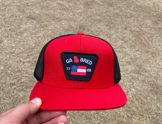 1788 GA CREST HAT (RED/BLACK)